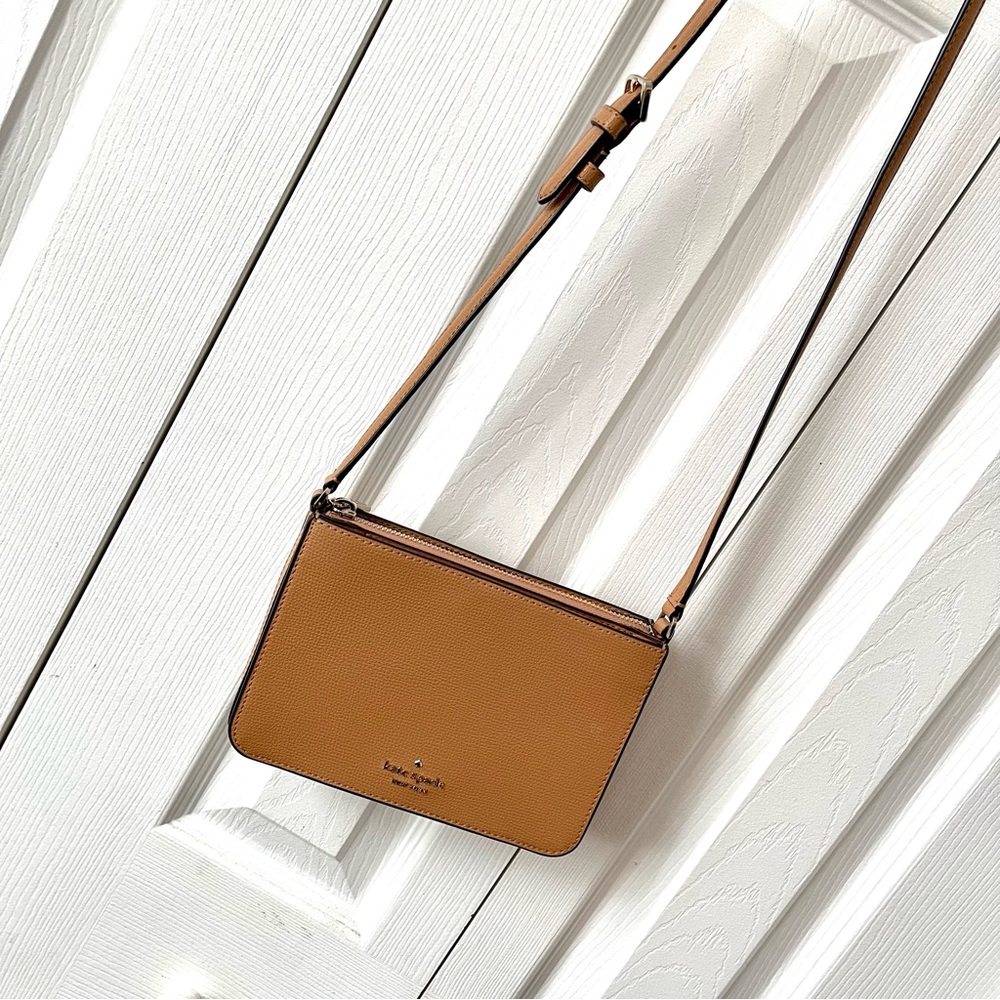 LIKE NEW Kate Spade Slim Leather Crossbody Bag in Light Brown / Camel